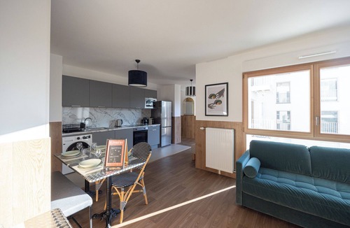 Bagneux Apartment | Three trips, one single stay on the gate of Paris ! You'll love it.