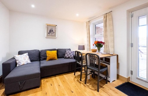 Pettistree House | Three Tuns Apartments - Sycamore