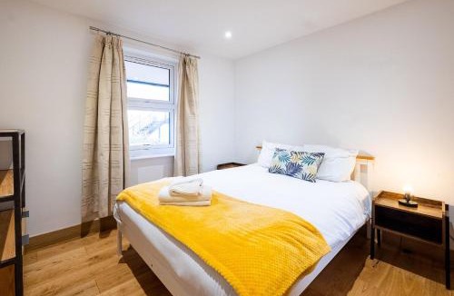 Pettistree House | Three Tuns Apartments - Sycamore
