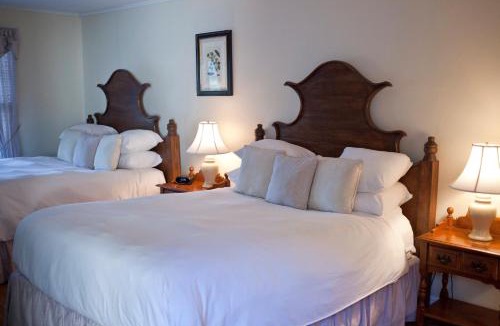 Stony Brook Hotel | Three Village Inn