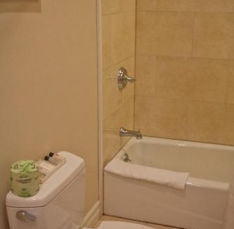 Stony Brook Hotel | Three Village Inn