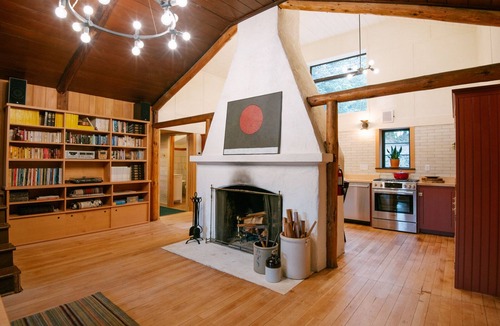 Washougal House | Three waterfalls, a river and Lodge.