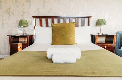 Howey Hotel | Three Wells B&B