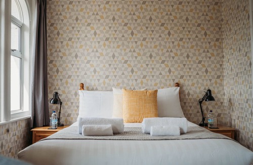 Howey Bed & Breakfast | Three Wells