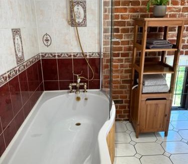 Aldborough House | Threshers Barn and Shire Horse Barn