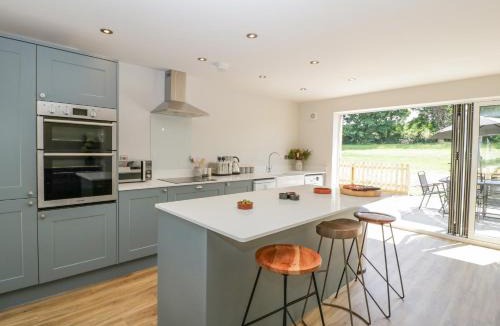 Thornicombe House | Threshing Barn