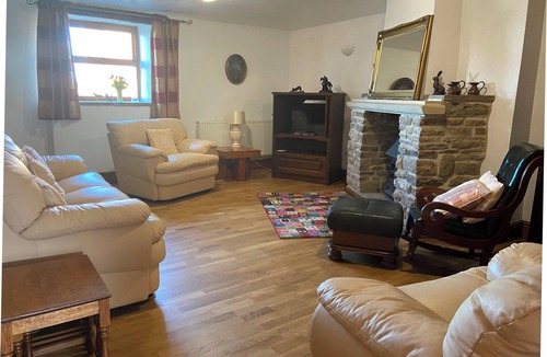 Burnley House | Threshings Country Cottage