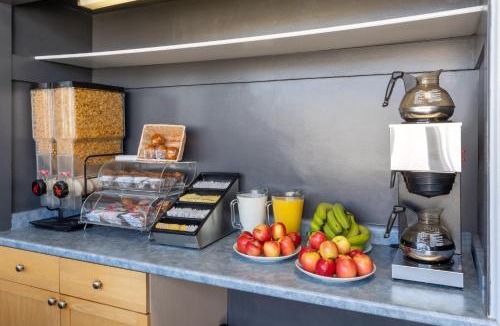 Regina Hotel | Thriftlodge by Wyndham Regina North