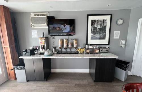 North Industrial Hotel | Thriftlodge Saskatoon