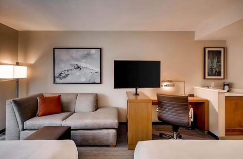 Mountain House Hotel | Thrilling Ski Experience! Four Units, Breakfast, Shuttle, Outdoor Jacuzzi!