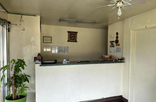 Westfield Hotel | Thruway Holiday Motel