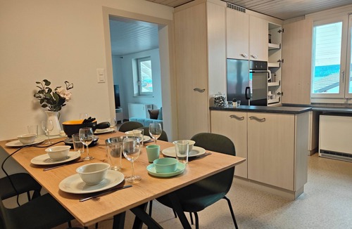 Durrenast Apartment | Thun Mountain View Stay I Interlaken 20min