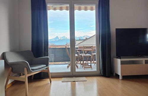 Durrenast Apartment | Thun Mountain View Stay I Interlaken 20min