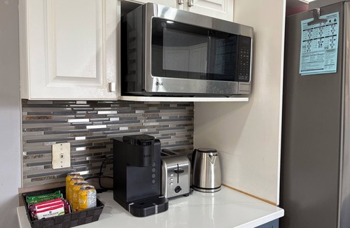 Thunder Bay House | Thunder Bay modern 5 BR, 3 WR/near airport/family-friendly!