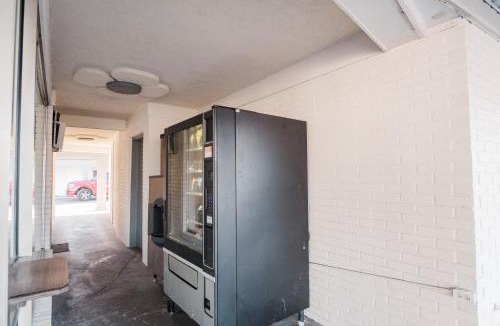 Savannah Hotel | Thunderbird Motel