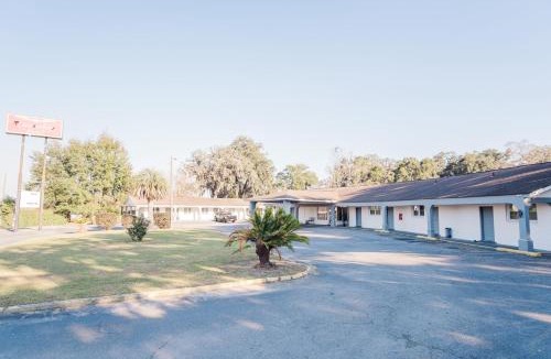 Savannah Hotel | Thunderbird Motel