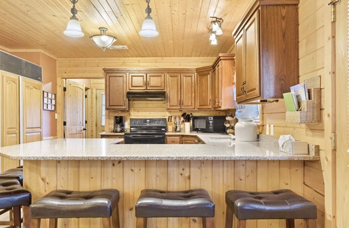 Burnet Cabin | Thunderbird Resort & Event Center