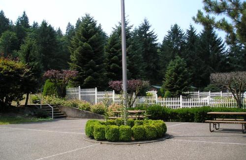 Monroe House | Thunderbird Studio Cabin 4