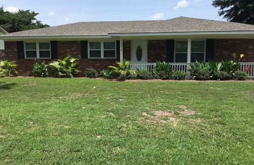 Thunderbolt House | Thunderbolt Home | Clean & Comfortable | Close to Beach and Downtown