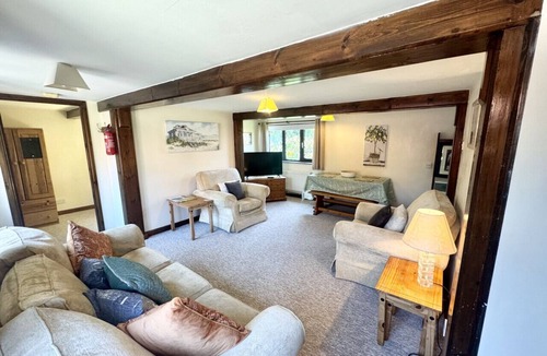 Repps with Bastwick House | Thurnefield - Walnut Tree