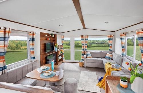 Dunbar Resort | Thurston Manor