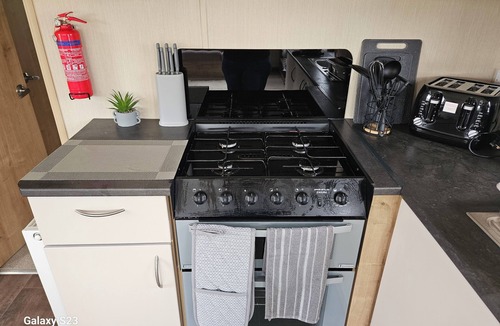 Dunbar House | Thurston Manor Private Caravan Rental