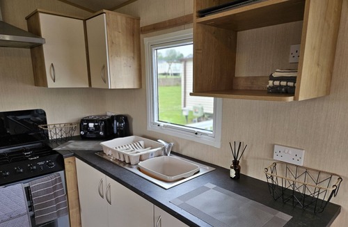 Dunbar House | Thurston Manor Private Caravan Rental