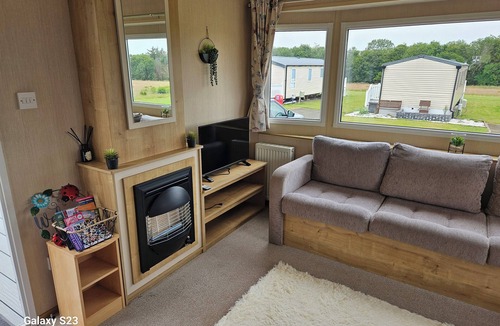 Dunbar House | Thurston Manor Private Caravan Rental