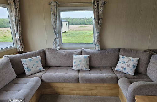 Dunbar House | Thurston Manor Private Caravan Rental