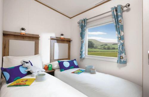 Dunbar House | Thurston Standard Daisy Caravan 1