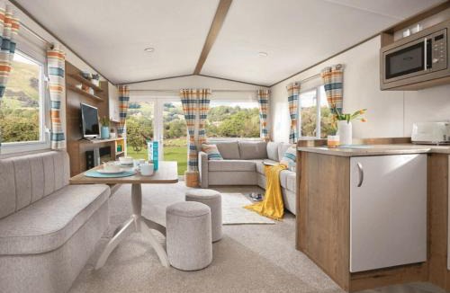 Dunbar House | Thurston Standard Daisy Caravan 1