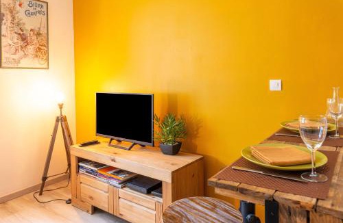 Chartres Apartment | Thuya