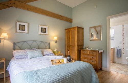 Dre-fach Felindre House | Thyme Lodge Newcastle Emlyn