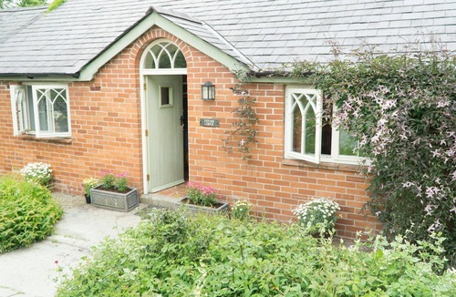 Dre-fach Felindre Cottage | Thyme Lodge, Newcastle Emlyn