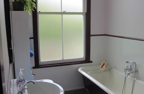 Halcombe Bed & Breakfast | Thyme Out Estate