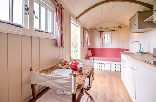Framlingham Apartment | Thyme Shepherds Hut at Boundary Farm, Framlingham