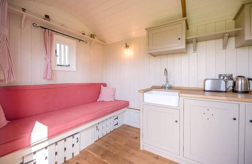 Framlingham Apartment | Thyme Shepherds Hut at Boundary Farm, Framlingham
