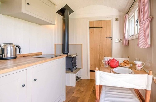 Framlingham Apartment | Thyme Shepherds Hut at Boundary Farm, Framlingham