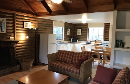 Ocean Grove Cottage | Ti-Tree Village