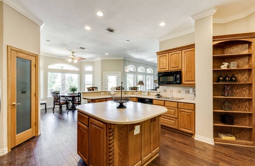 Fort Worth House | Tiara Mansion 8Bdrm 5 Bth 5 acre