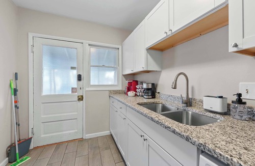 Clintonville House | Tibet Twins Suites For 12!