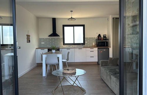 Gonneville-en-Auge House | TiCase single-storey house, between land and sea
