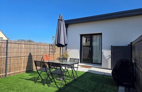 Gonneville-en-Auge House | TiCase single-storey house, between land and sea