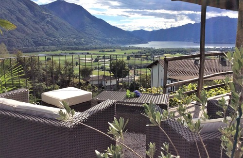 Riazzino House | Ticino rustico with beautiful views, surrounded by a dreamlike and quiet nature.