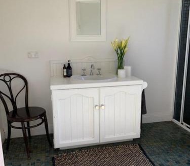 Upper Wakefield House | Tickles Cottage in a beautiful Rural Setting