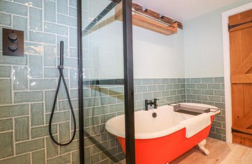 Inchbrook House | Tickmorend Farm