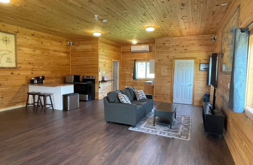 Naufrage Cottage | Tidal's Edge Cottage
