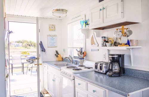 East Sandwich Cottage | Tidal View 6 - Pet-friendly cottage