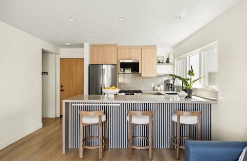 El Porto Condo | Tide House - Unit A | Modern Seaside 1BD w Parking