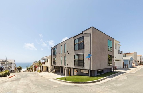 El Porto Condo | Tide House - Unit A | Modern Seaside 1BD w Parking